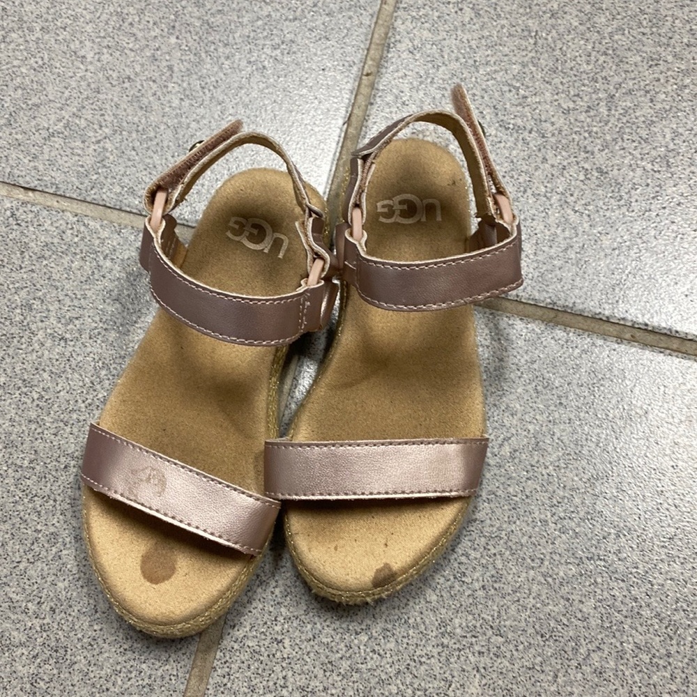 Ugg pink sandals for girls size 10